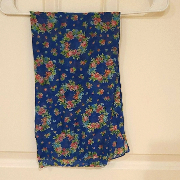 Green Gate Limited Edition Scarf - Picture 1 of 4